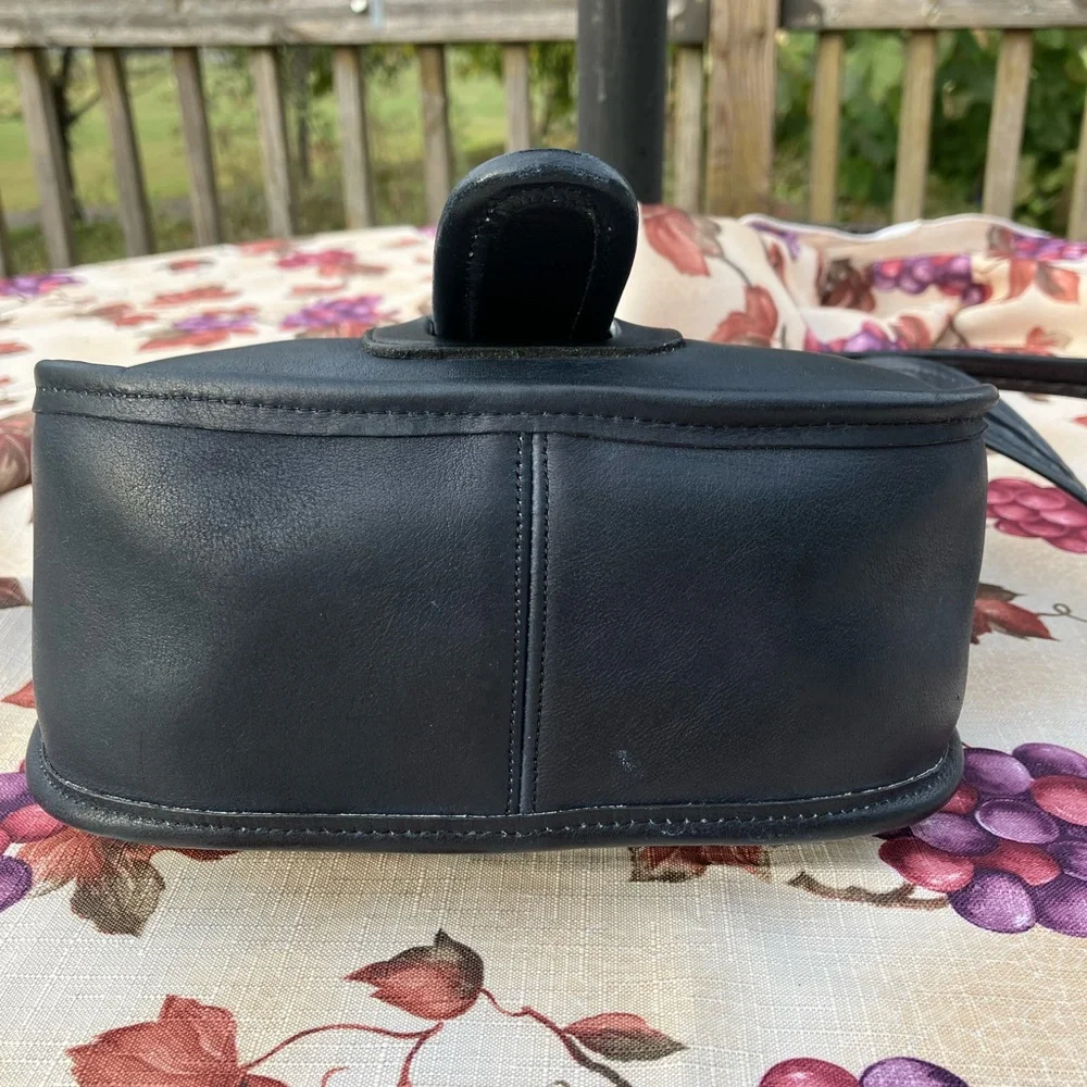 Coach Vintage “Baby” NYC Courier Navy RARE 9505 - Picture 4 of 9